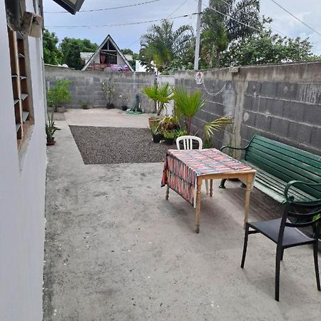 Hostel Laure Hebergement Loue Des Lits En Dortoir Faaa Zewnętrze zdjęcie