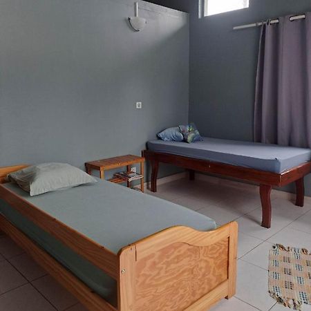 Hostel Laure Hebergement Loue Des Lits En Dortoir Faaa Zewnętrze zdjęcie